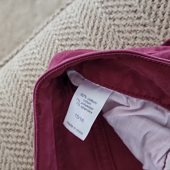 5/$20 Cute soft denim capris 15/16 - Picture 2 of 4